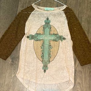 Small Southern Grace 3/4 lace sleeves. see through material! Super cute!